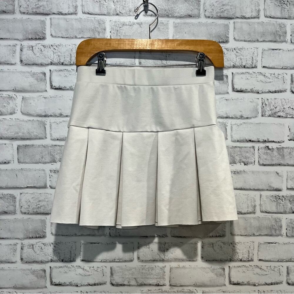 Lioness White Pleated Tennis Skirt Woman's Size Small